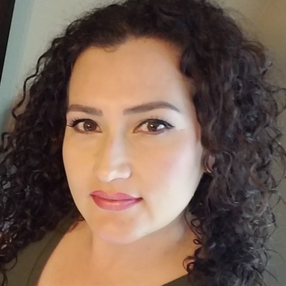 Meet your Posher, Isa - Picture 1 of 1